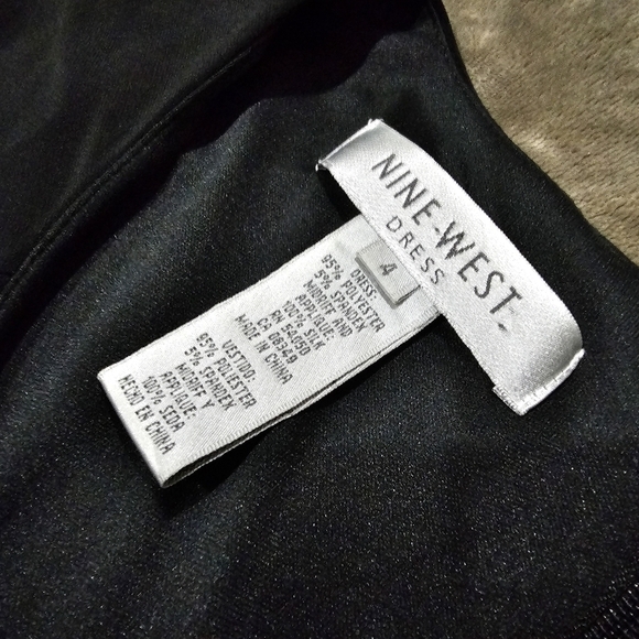 Nine West ✦ Silk Embroidered Floral Appliqué Dress ✦ Black ✦ Fitted Short Sleeve - Picture 11 of 17